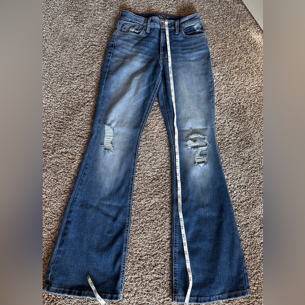 EUC Sz 6 High Rise Flare Distressed Jeans